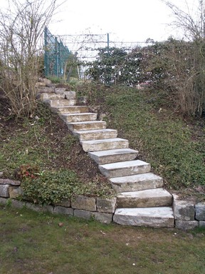 Scheuermann-Naturstein-Showroom-Blockstufen-08